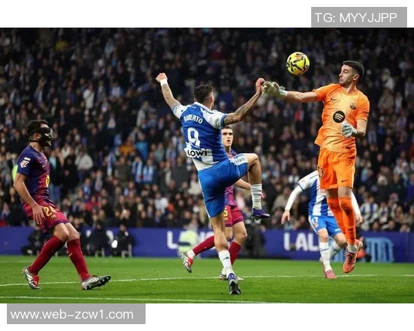 西甲分析:黄潜客场挑战艰难巴萨主场力争全胜三分 西甲分析:黄潜客场挑战艰难巴萨主场力争全胜三分