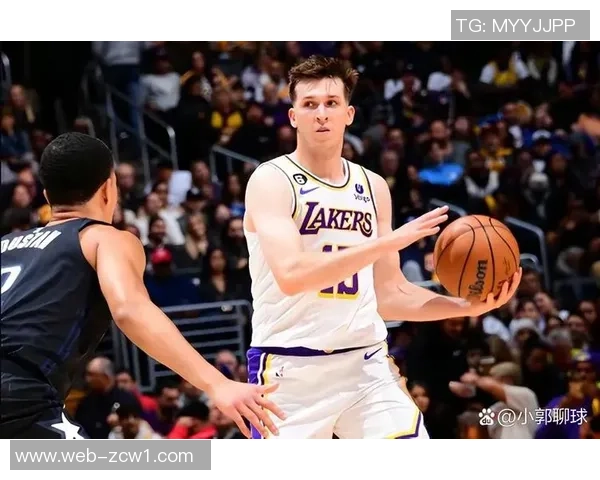 何文炜关键时刻表现出色全场贡献10分6板6助3断助力球队胜利 何文炜关键时刻表现出色全场贡献10分6板6助3断助力球队胜利