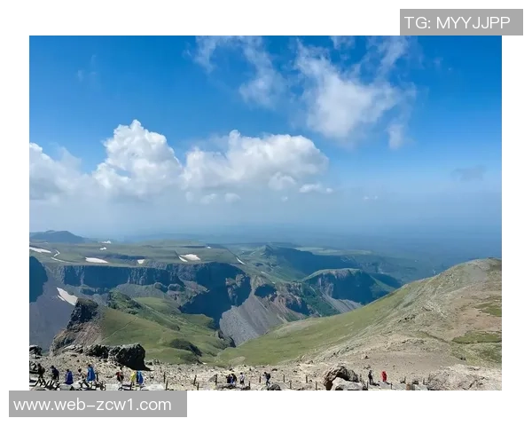 林书豪与家人畅游阿里山共享美丽风景感受大自然的魅力